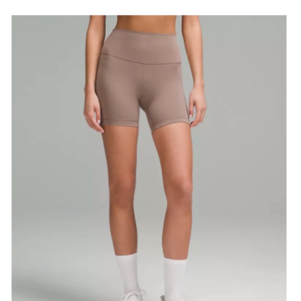 Like New! Lululemon Wunder Train High Rise Short --Size 6 -- Taupetastic